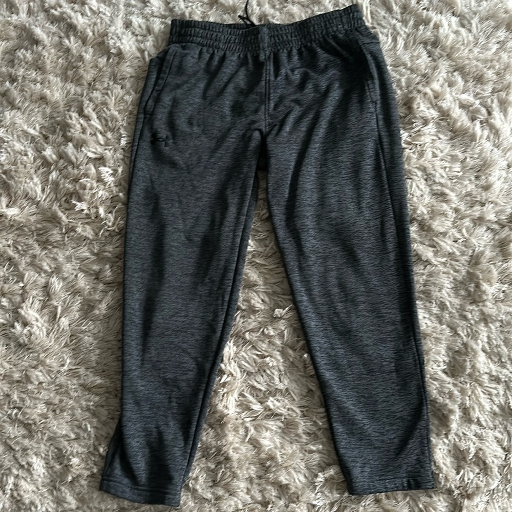 EUC teen boys Under Armour loose fit sweats